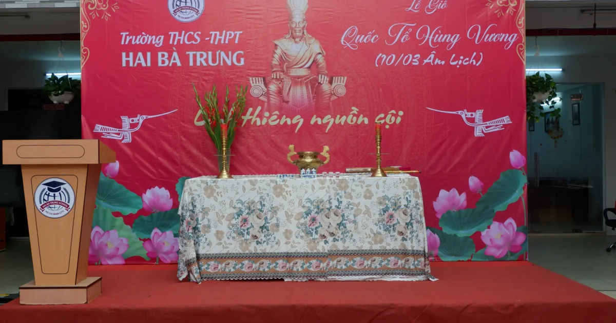 Trường Hai Bà Trưng tổ chức lễ quốc tổ